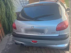 Weiß Gebraucht 2003 Peugeot 206 Kombi | 400 €