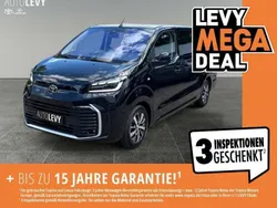 Graphitschwarz Gebraucht 2024 Toyota Proace Verso Team Kombi | 41.390 € (Fairer Preis)