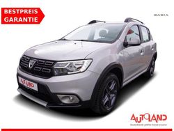 Platingrau metallic (metallic) Gebraucht 2018 Dacia Sandero Stepway Kleinwagen | 13.890 € (Teuer)
