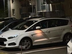 Weiß Gebraucht 2016 Ford S-MAX S Van / Kleinbus | 10.999 € (Fairer Preis)