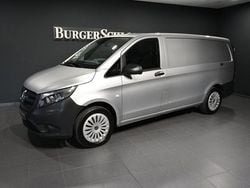 Brillantsilber metallic Gebraucht 2024 Mercedes Vito Van | 50.420 €