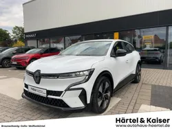 Arktisweiß (weiß) (weiß) Gebraucht 2022 Renault Mégane Equilibre Limousine | 19.890 € (Guter Preis)