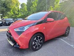 Super red 5 Gebraucht 2020 Toyota Matrix X-play Limousine | 10.990 €