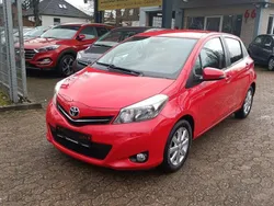 Rot Gebraucht 2013 Toyota Yaris Edition Kleinwagen | 5.990 € (Teuer)
