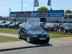 Blau Gebraucht 2001 VW Golf IV Trendline Kleinwagen | 2.399 € (Etwas zu teuer)