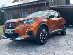 Orange Gebraucht 2022 Peugeot e-2008 Allure SUV | 18.900 € (Fairer Preis)