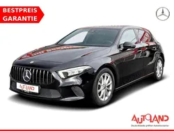 Kosmosschwarzmetallic (metallic) Gebraucht 2020 Mercedes A180 Progressive Limousine | 24.950 € (Fairer Preis)