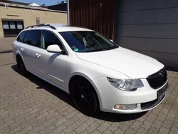 Weiß Gebraucht 2012 Skoda Superb Elegance Kombi | 5.450 € (Guter Preis)