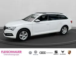 Weiss Gebraucht 2020 Skoda Superb Ambition Kombi | 21.980 € (Teuer)