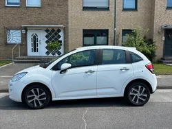 Weiß Gebraucht 2016 Citroën C3 Elegance Kleinwagen | 3.500 €