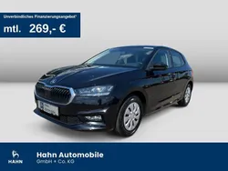 Schwarzmagic perleffekt met. Gebraucht 2024 Skoda Fabia Selection Limousine | 21.430 € (Fairer Preis)