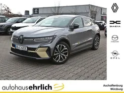 Grau Gebraucht 2022 Renault Mégane Iconic Limousine | 31.990 € (Etwas zu teuer)