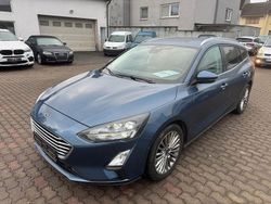 Blau Gebraucht 2019 Ford Focus Cool & Connect Limousine | 9.850 € (Superpreis)