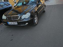 Schwarz Gebraucht 2001 Mercedes C180 Limousine | 2.500 € (Fairer Preis)