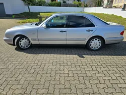 Silber Gebraucht 1997 Mercedes E320 Elegance Limousine | 7.500 € (Teuer)