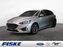 Silber Gebraucht 2023 Ford Focus ST-Line X Limousine | 22.950 € (Guter Preis)