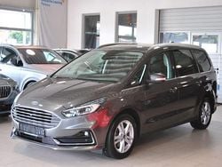 Grau Gebraucht 2023 Ford Galaxy Titanium Van / Kleinbus | 20.300 € (Guter Preis)