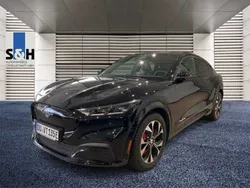 Schwarz Gebraucht 2022 Ford Mustang Mach-E Standard Range SUV | 31.890 € (Etwas zu teuer)