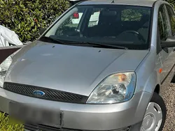 Silber Gebraucht 2004 Ford Fiesta Kleinwagen | 3.500 €