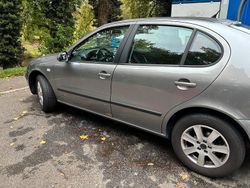 Grau Gebraucht 2003 Seat Leon Limousine | 3.499 € (Teuer)