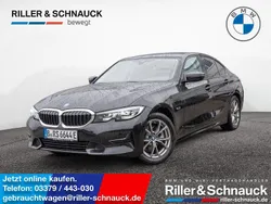 Schwarz Gebraucht 2022 BMW 320e Sport Line Limousine | 25.900 € (Guter Preis)