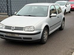 Silber Gebraucht 1999 VW Golf IV Kleinwagen | 750 € (Superpreis)