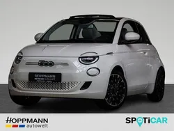 Weiß Gebraucht 2022 Fiat 500e Icon Cabrio | 20.970 € (Fairer Preis)