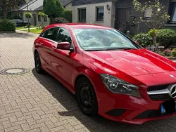 Rot Gebraucht 2016 Mercedes CLA200 Kombi | 13.000 €