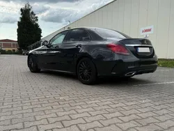 Grau Gebraucht 2021 Mercedes C220 AMG line Limousine | 31.900 € (Fairer Preis)