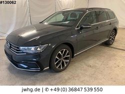 Grau Gebraucht 2021 VW Passat GTE Kombi | 19.450 € (Fairer Preis)