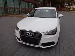 Weiß Gebraucht 2013 Audi A1 Attraction Kleinwagen | 9.990 € (Fairer Preis)