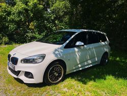 Weiß Gebraucht 2016 BMW 218 Gran Tourer M Sport Van / Kleinbus | 13.900 € (Fairer Preis)