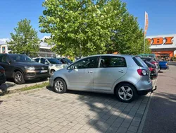 Grau Gebraucht 2007 VW Golf Plus Cross Van / Kleinbus | 1.759 € (Fairer Preis)