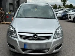 Silber Gebraucht 2014 Opel Zafira Family Van / Kleinbus | 9.000 € (Etwas zu teuer)