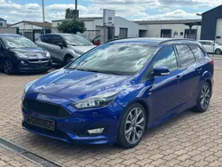 Blau Gebraucht 2018 Ford Focus ST-Line Limousine | 12.999 € (Superpreis)
