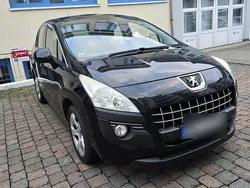 Schwarz Gebraucht 2011 Peugeot 3008 SUV | 3.500 € (Fairer Preis)