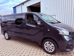 Grau Gebraucht 2018 Renault Trafic Van | 22.000 €