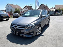Grau Gebraucht 2015 Mercedes 200 Limousine | 14.300 € (Fairer Preis)
