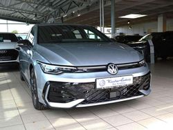 Oyster silver metallic Neu 2025 VW Golf VIII Style Limousine | 32.990 € (Fairer Preis)