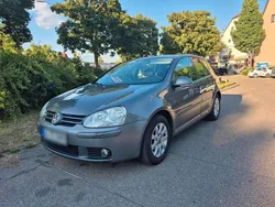 Grau Gebraucht 2006 VW Golf V Limousine | 2.300 € (Fairer Preis)