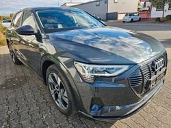 Grau Gebraucht 2021 Audi e-tron Advanced SUV | 29.990 € (Guter Preis)