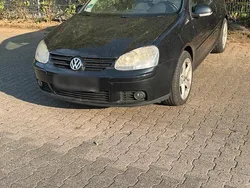 Schwarz Gebraucht 2007 VW Golf V Kleinwagen | 2.400 € (Fairer Preis)