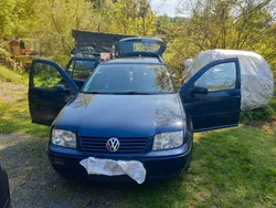 Blau Gebraucht 1999 VW Bora Comfortline Limousine | 2.500 € (Fairer Preis)