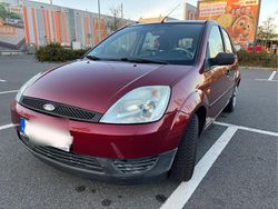 Rot Gebraucht 2002 Ford Fiesta Kleinwagen | 1.900 € (Fairer Preis)