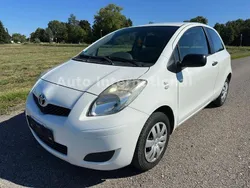 Weiß Gebraucht 2010 Toyota Yaris Kleinwagen | 1.199 € (Guter Preis)