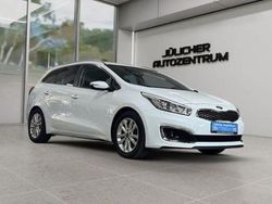 Weiß Gebraucht 2018 Kia Ceed Sportswagon Kombi | 12.990 €