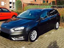 Grau Gebraucht 2015 Ford Focus Titanium Kombi | 8.000 € (Fairer Preis)
