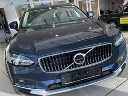 Blau Gebraucht 2024 Volvo V90 CC Plus Kombi | 49.990 € (Superpreis)