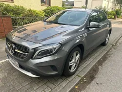 Grau Gebraucht 2015 Mercedes GLA200 Urban SUV | 12.850 € (Fairer Preis)