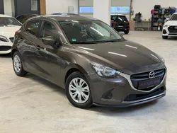 Obsidiangrau metallic Gebraucht 2017 Mazda 2 Center-Line Limousine | 9.844 € (Fairer Preis)